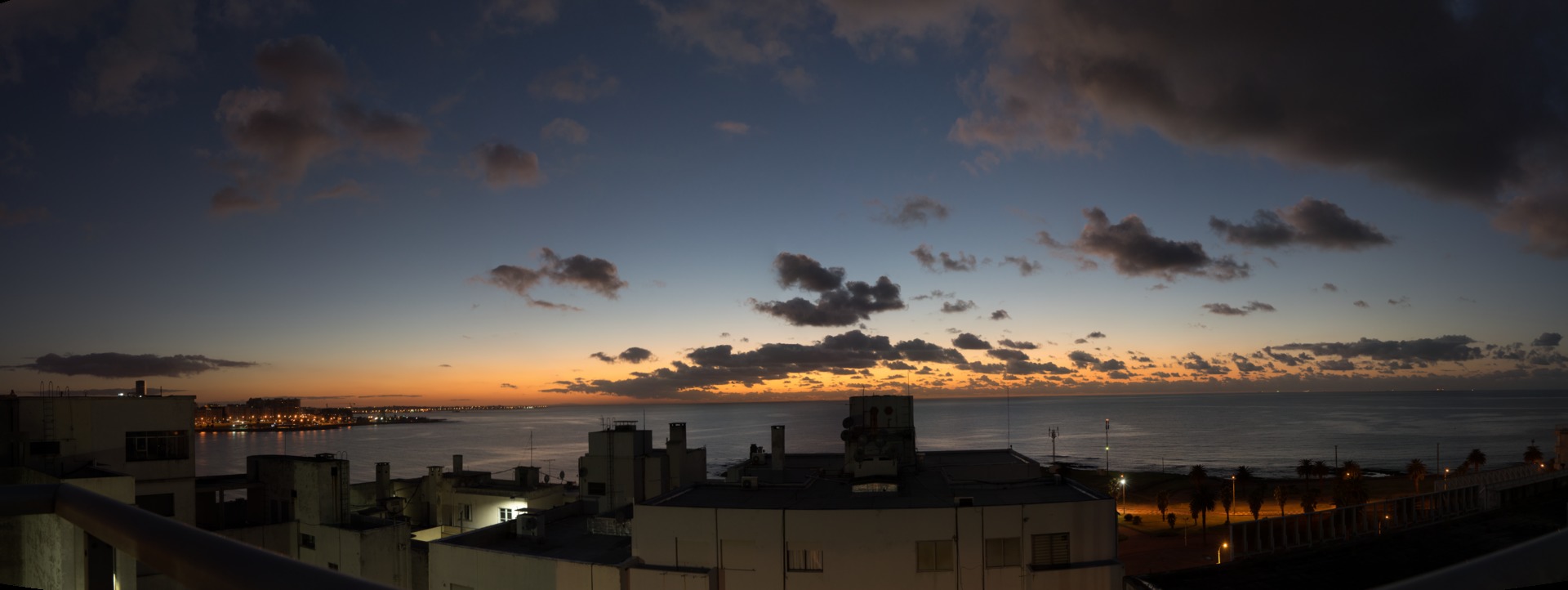 amanecer bahia de Pocitos